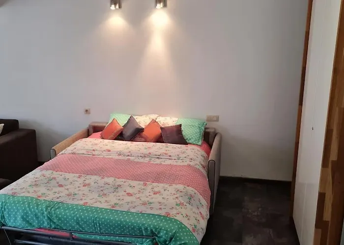 Lux & Cozy Apt + Garden +Jaccuzi